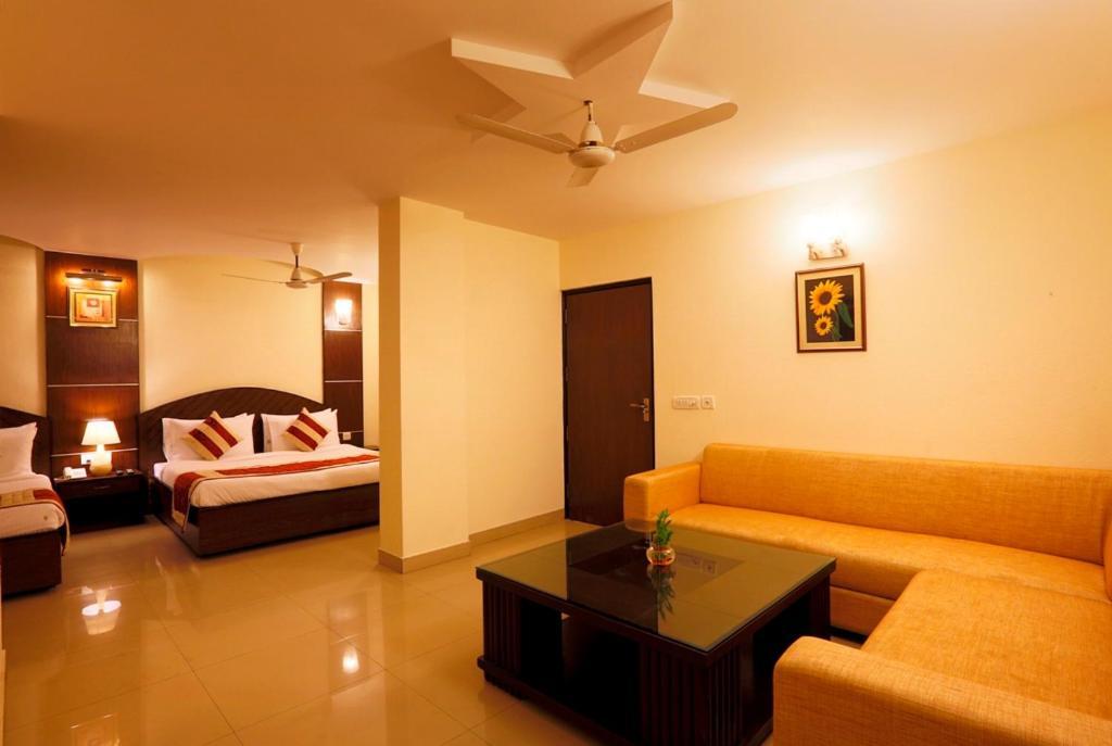 Hotel Airport La Sapphire & Restaurant 4*